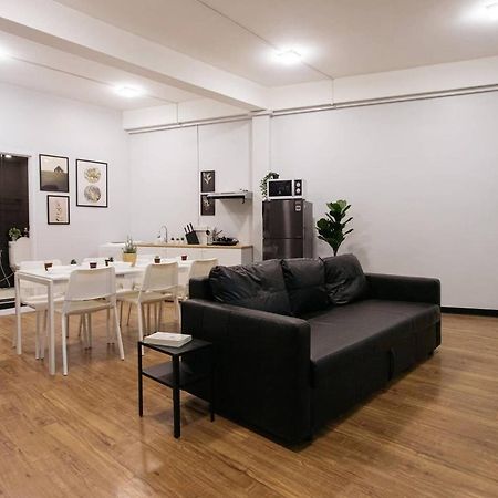 U3 Large 2 Bedroom Full kitchen near BTS Udomsuk Bangkok Eksteriør bilde