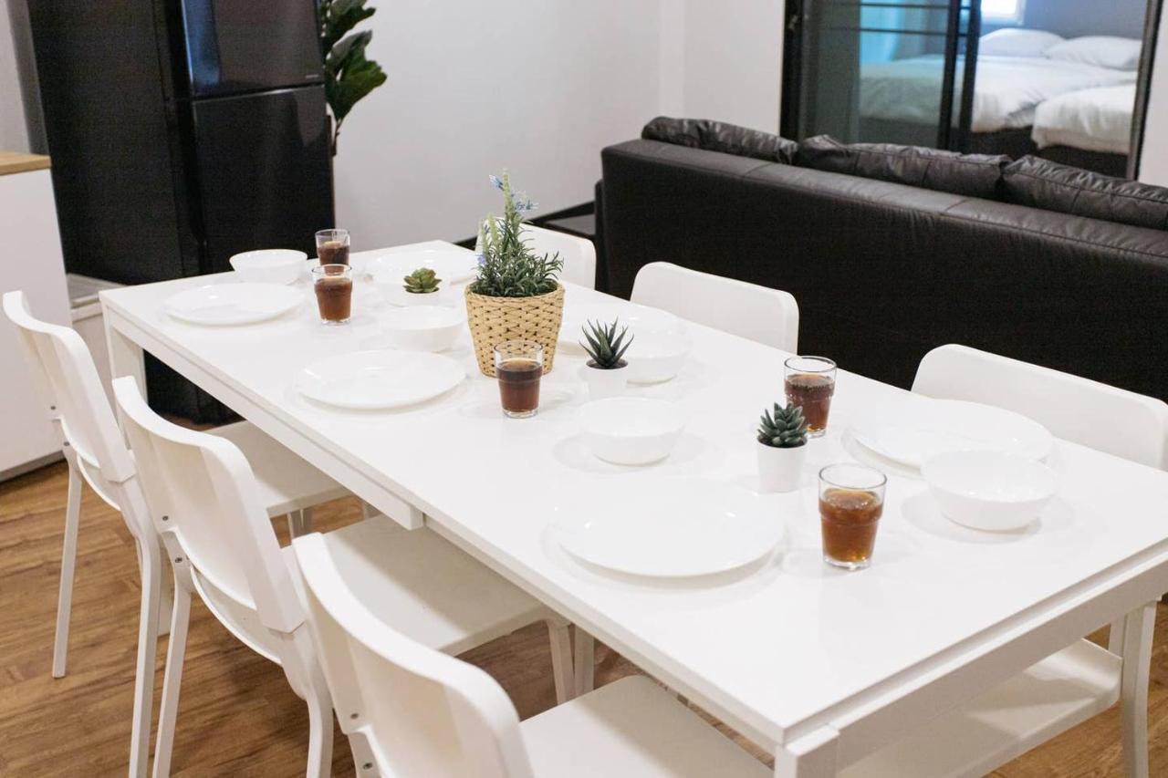 U3 Large 2 Bedroom Full kitchen near BTS Udomsuk Bangkok Eksteriør bilde