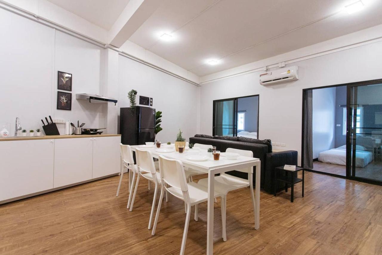 U3 Large 2 Bedroom Full kitchen near BTS Udomsuk Bangkok Eksteriør bilde