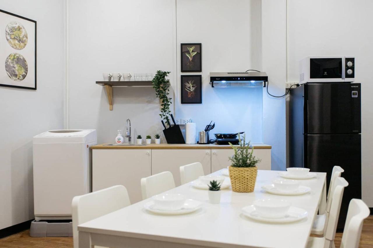 U3 Large 2 Bedroom Full kitchen near BTS Udomsuk Bangkok Eksteriør bilde